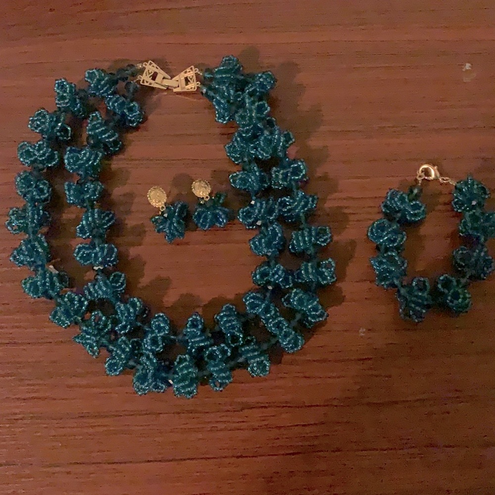 Beautiful hand bedded dark blue necklace